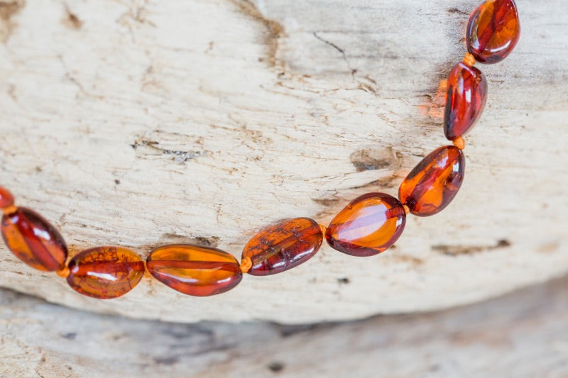 Armband van barnsteen of amber met de hand geknoopt