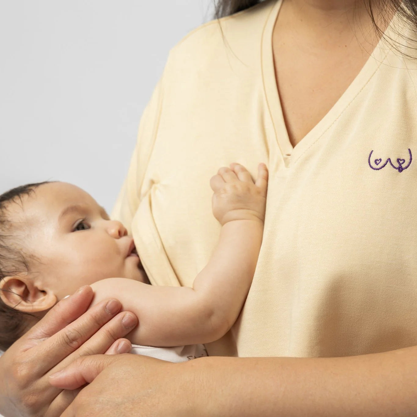 Latte Mamiato borstvoedingst-shirt met handige openingen