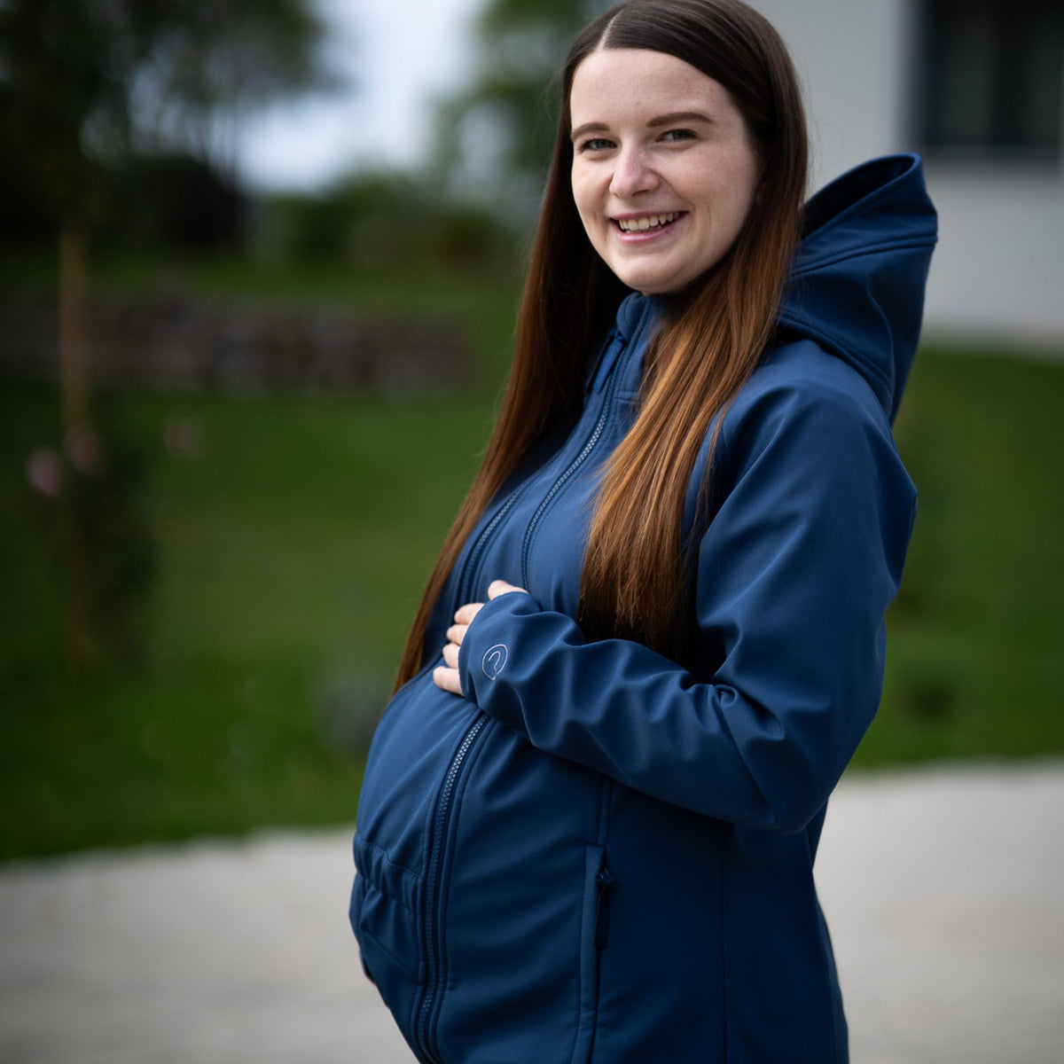 Mamalila Allrounder Fit softshell draagjas en zwangerschapsjas