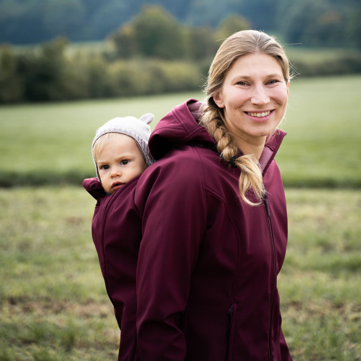 Mamalila Allrounder Fit softshell draagjas en zwangerschapsjas