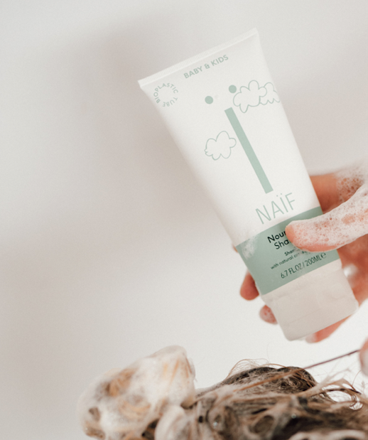 Deze voedende shampoo heeft een zachte, heerlijke geur en is vrij van de 26 meest voorkomende allergenen