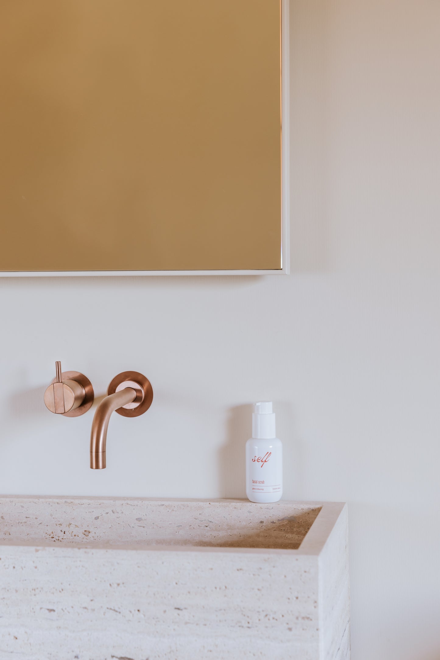 Natural Self Glow Inducing Facial Scrub gezichtsscrub