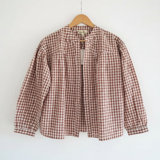 Madeleine et Marie geruite borstvoedingsblouse beige: vooraanzicht