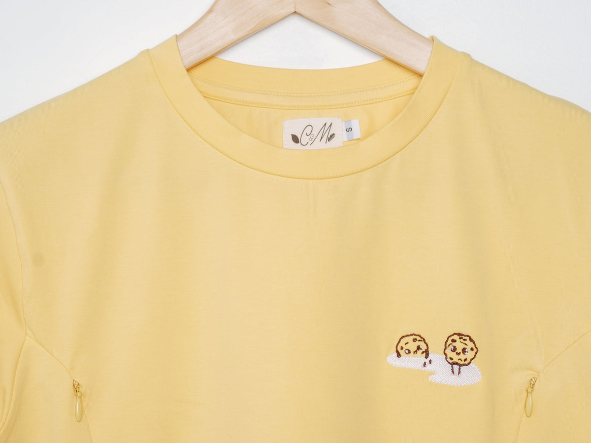 Camélia & Mimosa Cookie borstvoedings-T-shirt in honey: voeden met de rits open