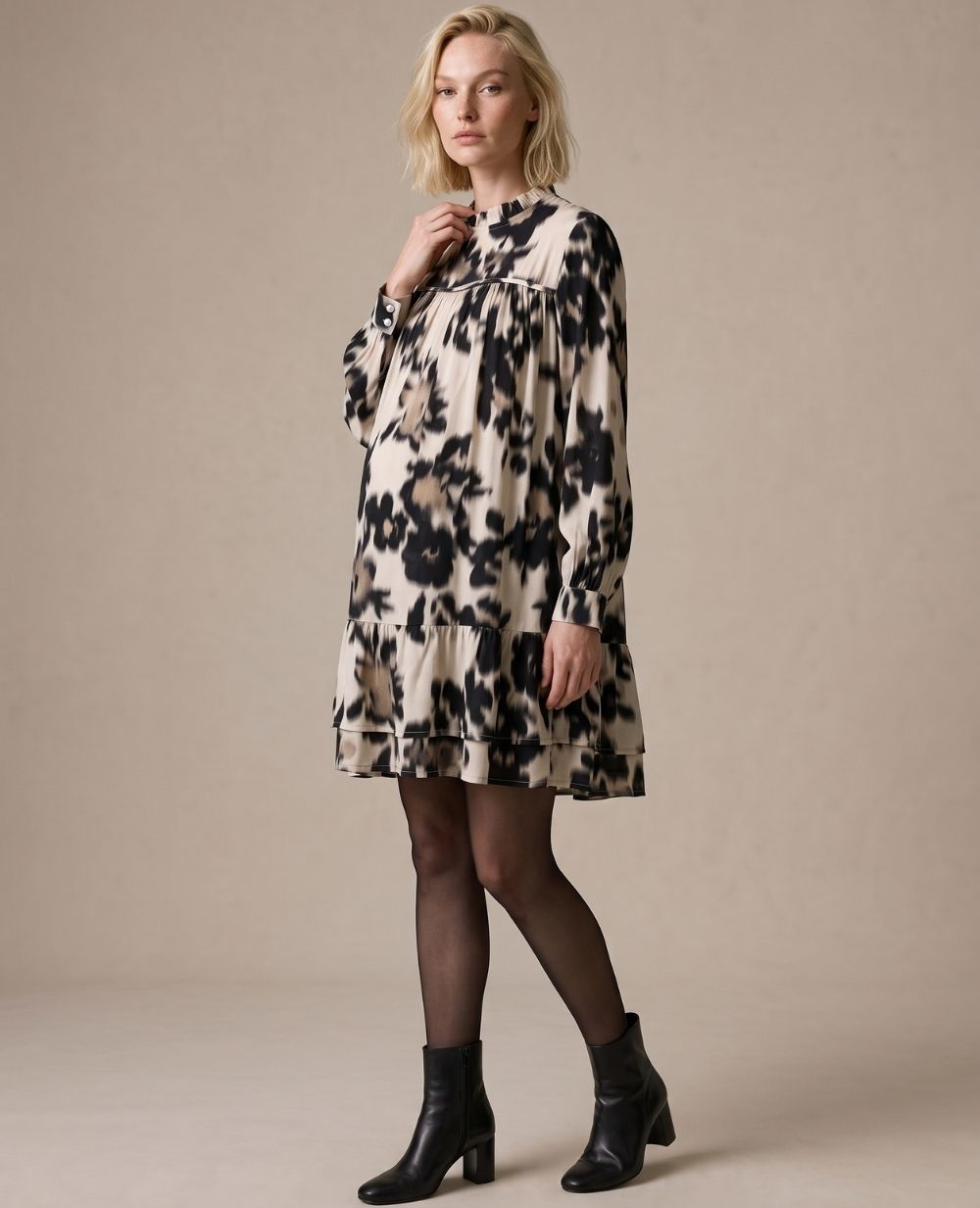 Cache Coeur Elisabeth jurk Beige: babydoll-jurk met grafische print voor zwangerschap en borstvoeding, foto 2