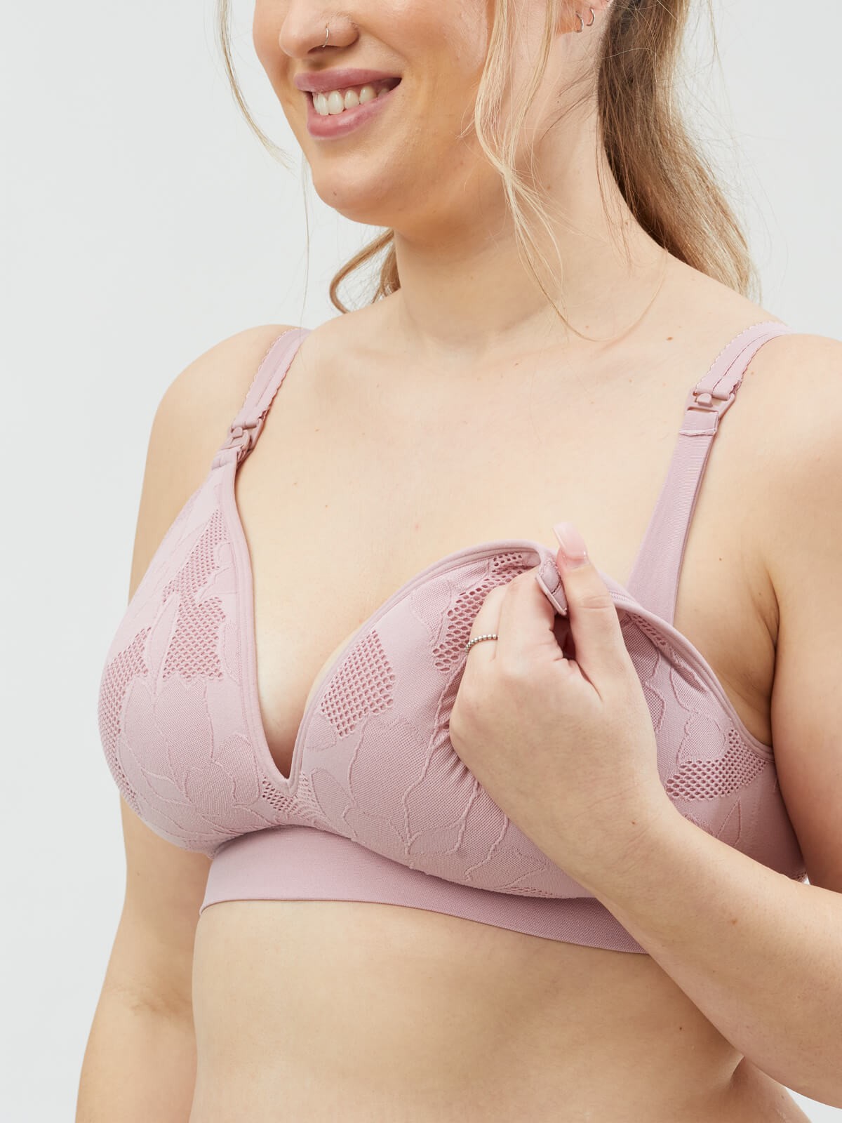 Cake Maternity Freckles borstvoedingsbeha mauve: drop-down cup met voedingsclip geopend