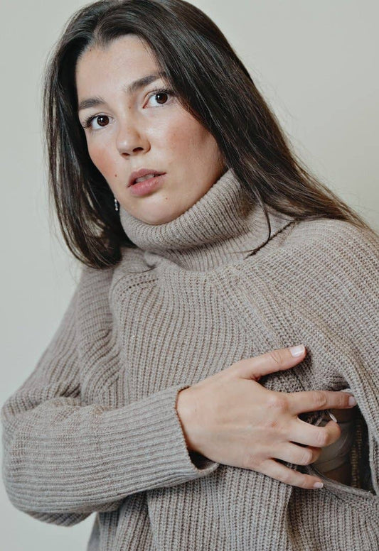 You&Milk Sweet Mama voedingspull in mokka: vooraanzicht