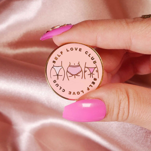 Malicieuse Pin Self love club roze