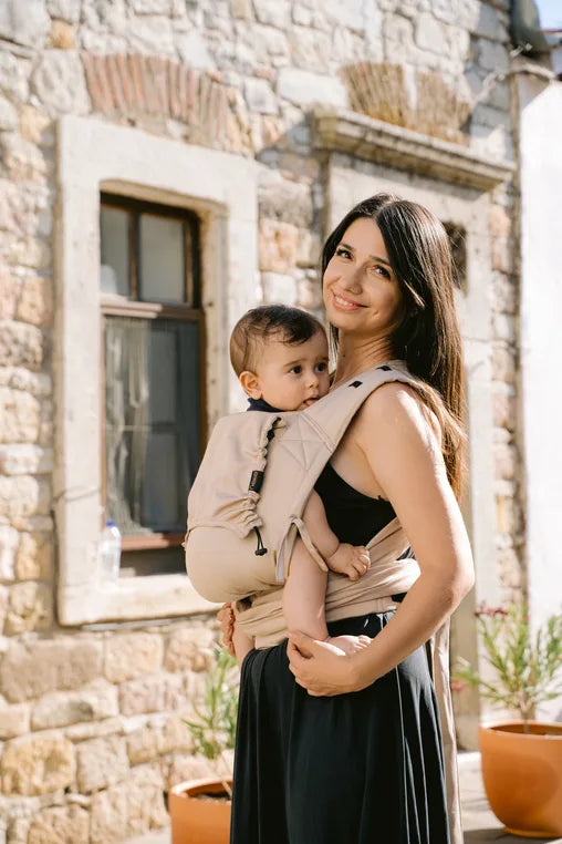 Neko Slings Half Buckle Baby draagzak in Pebble: vooraanzicht